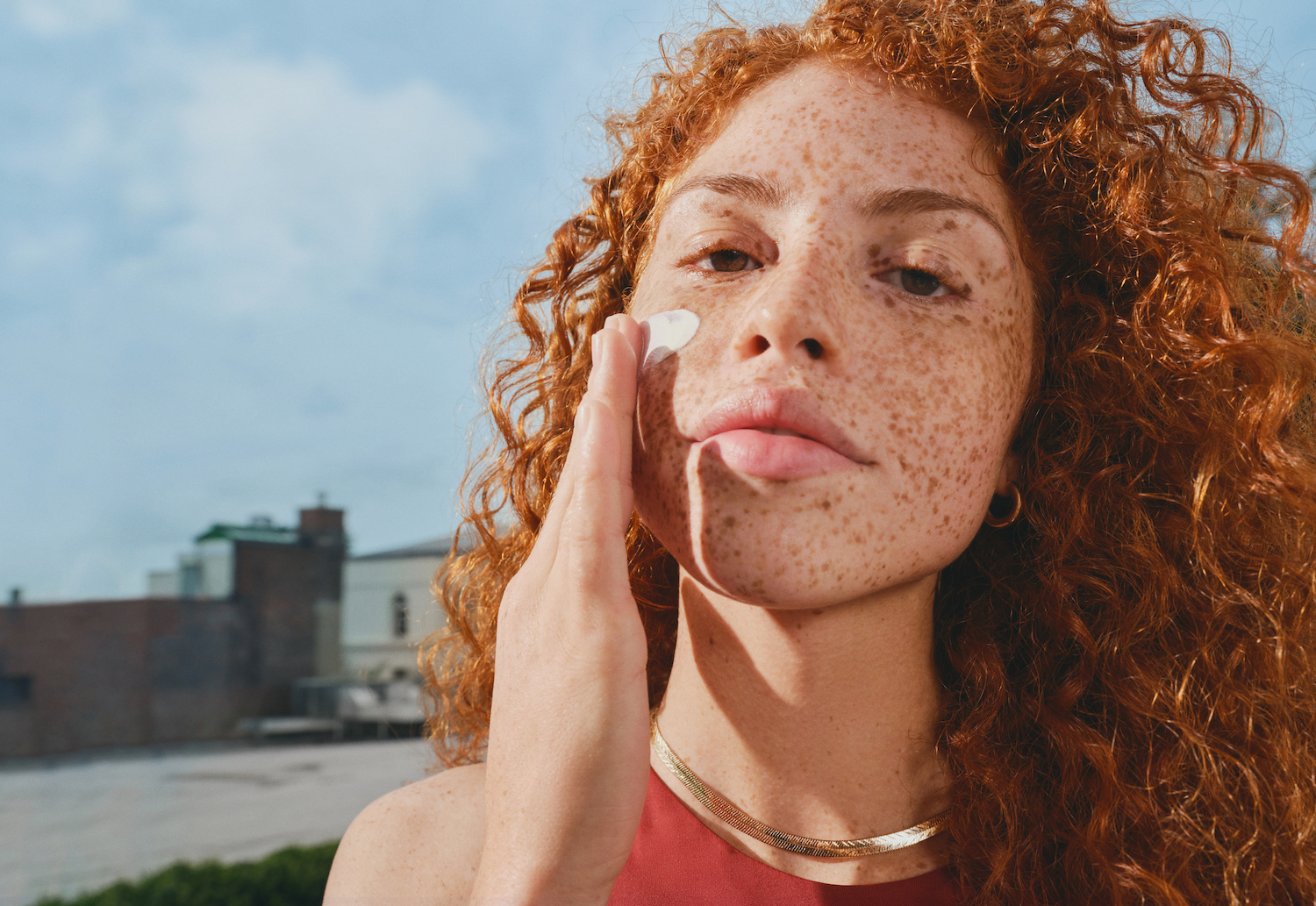 can i take glutathione while taking doxycycline 😮 “Does taking glutathione actually work?”, Many people take glutathione  supplements hoping for brighter, healthier skin., But here’s the truth 👇,  Once glutathione is swallowed, it enters the stomach main image 1